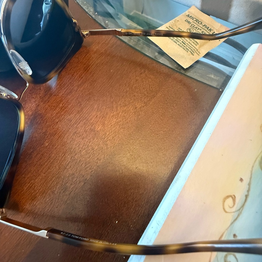 Tom Ford Tortoise Shell Sunglasses - Picture 6 of 11